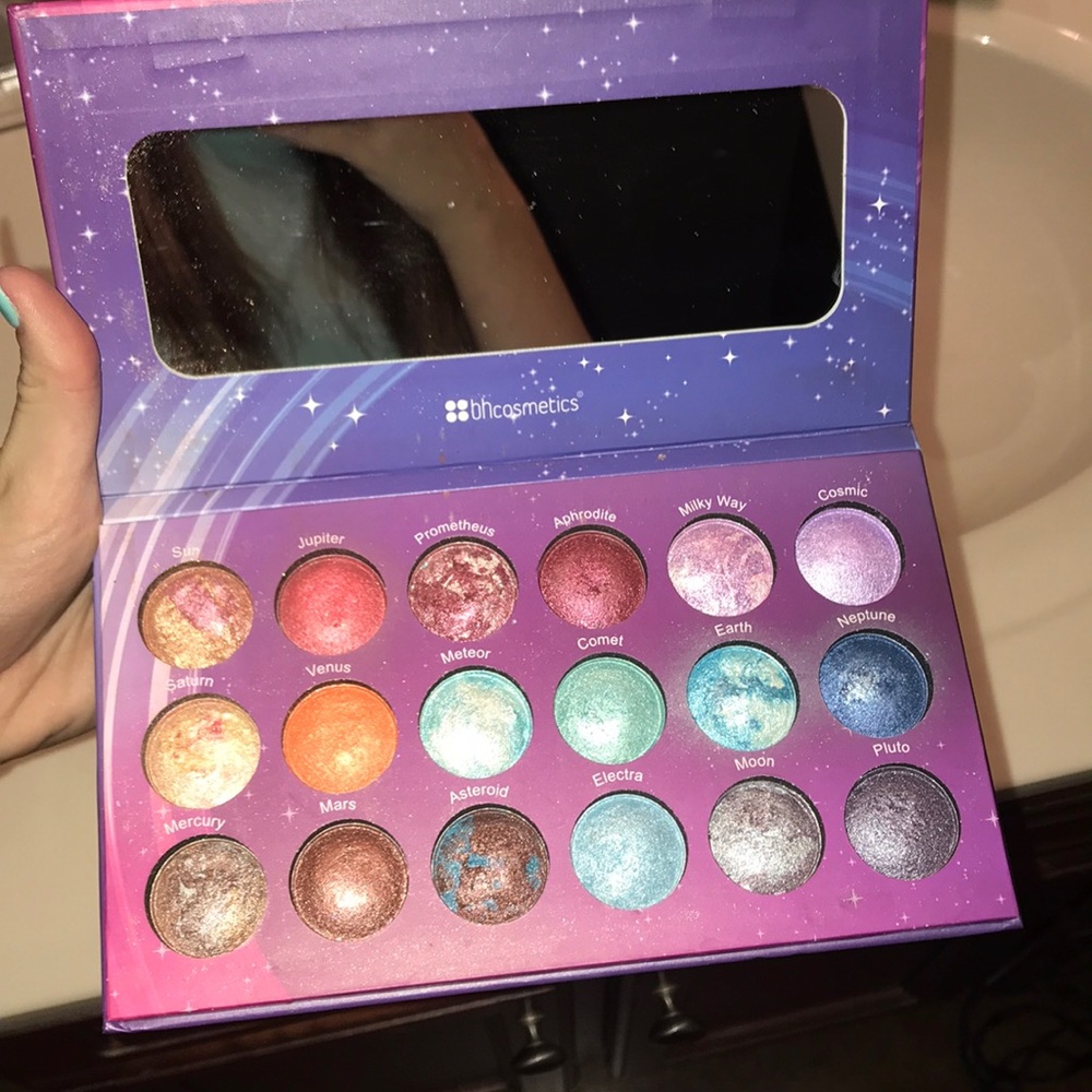 Galaxy pallet